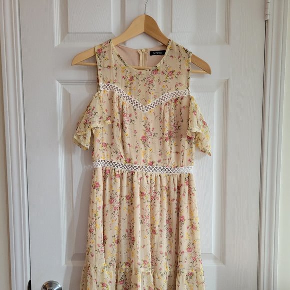 Boohoo Floral Off-Shoulder Dress With Ladder Inserts - Picture 1 of 4